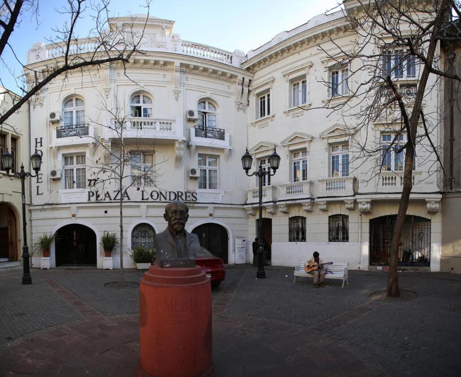 Hostal Plaza Londres 77 Santiago Exterior photo
